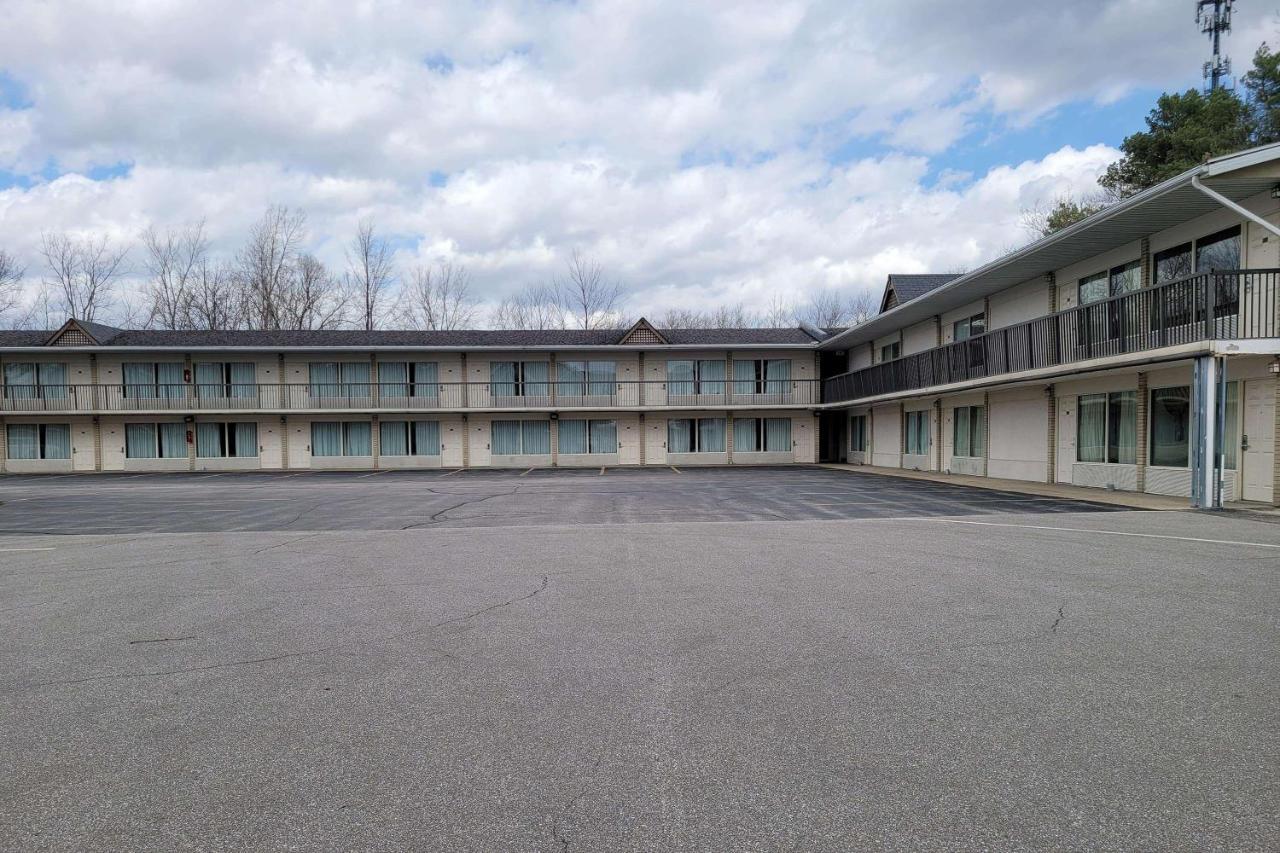 Days Inn By Wyndham Birch Run Zewnętrze zdjęcie
