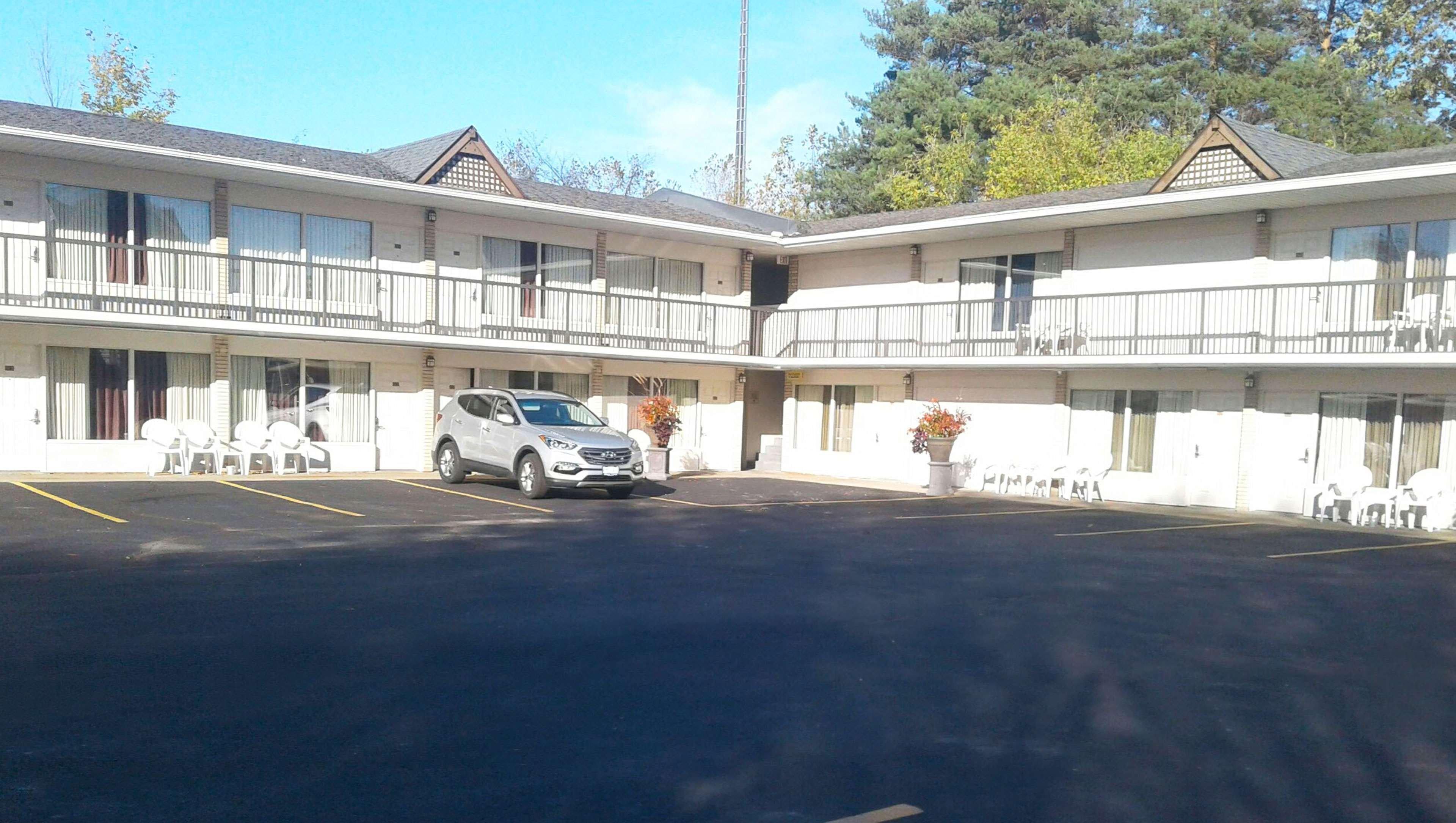 Days Inn By Wyndham Birch Run Zewnętrze zdjęcie