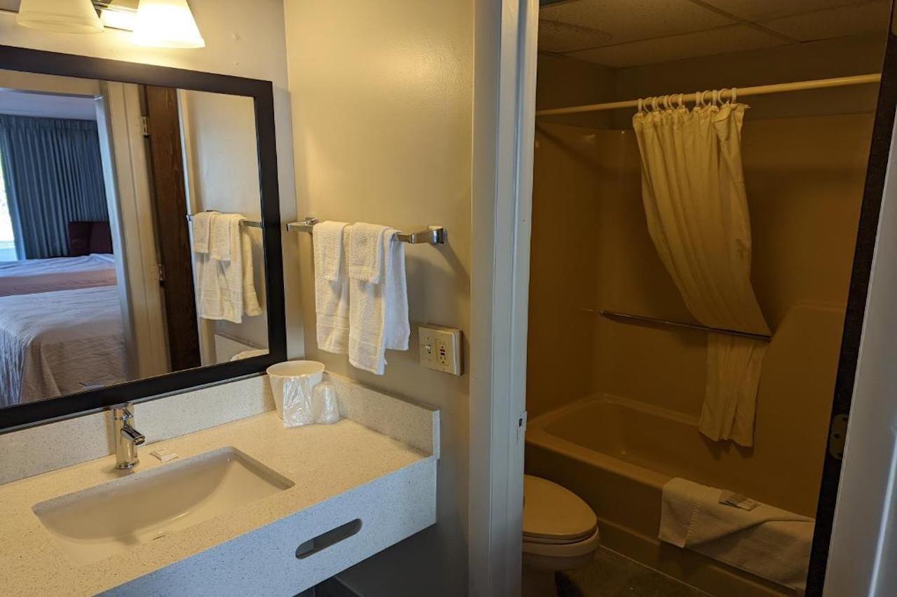 Days Inn By Wyndham Birch Run Zewnętrze zdjęcie