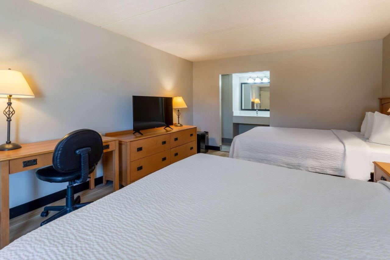 Days Inn By Wyndham Birch Run Zewnętrze zdjęcie