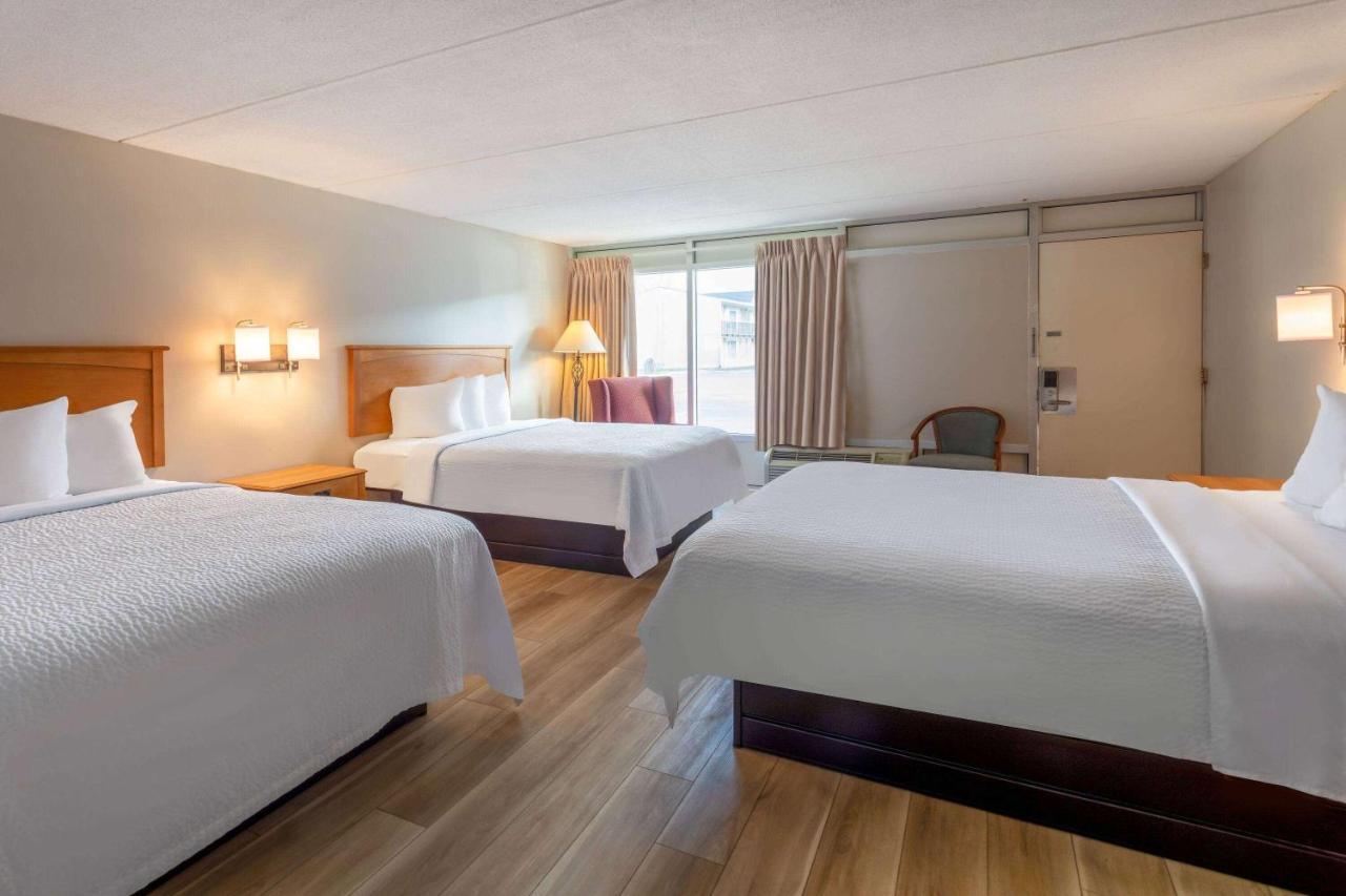 Days Inn By Wyndham Birch Run Zewnętrze zdjęcie