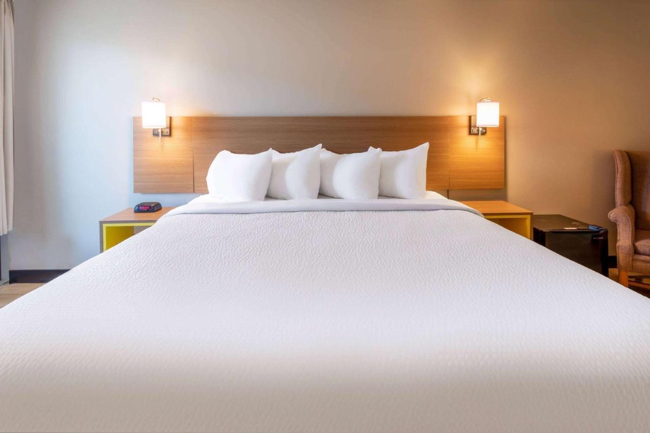 Days Inn By Wyndham Birch Run Zewnętrze zdjęcie