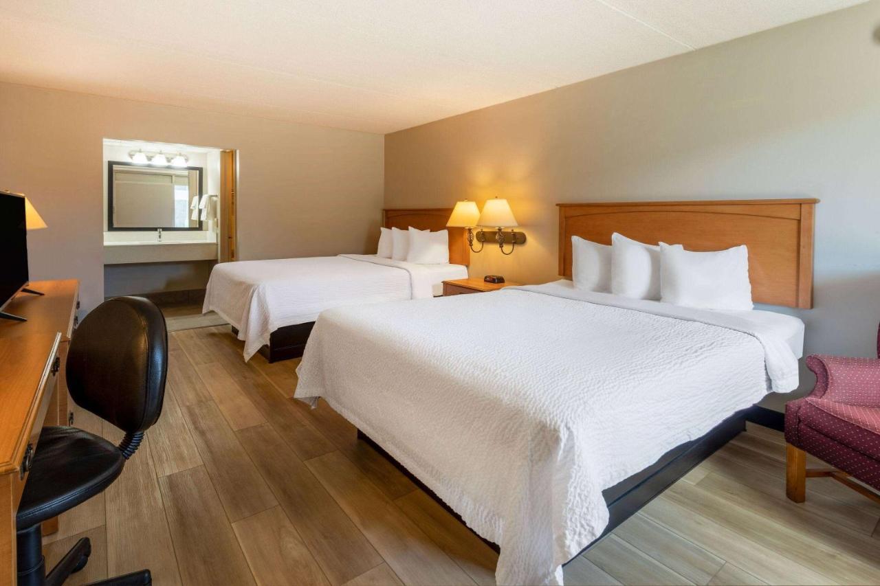 Days Inn By Wyndham Birch Run Zewnętrze zdjęcie