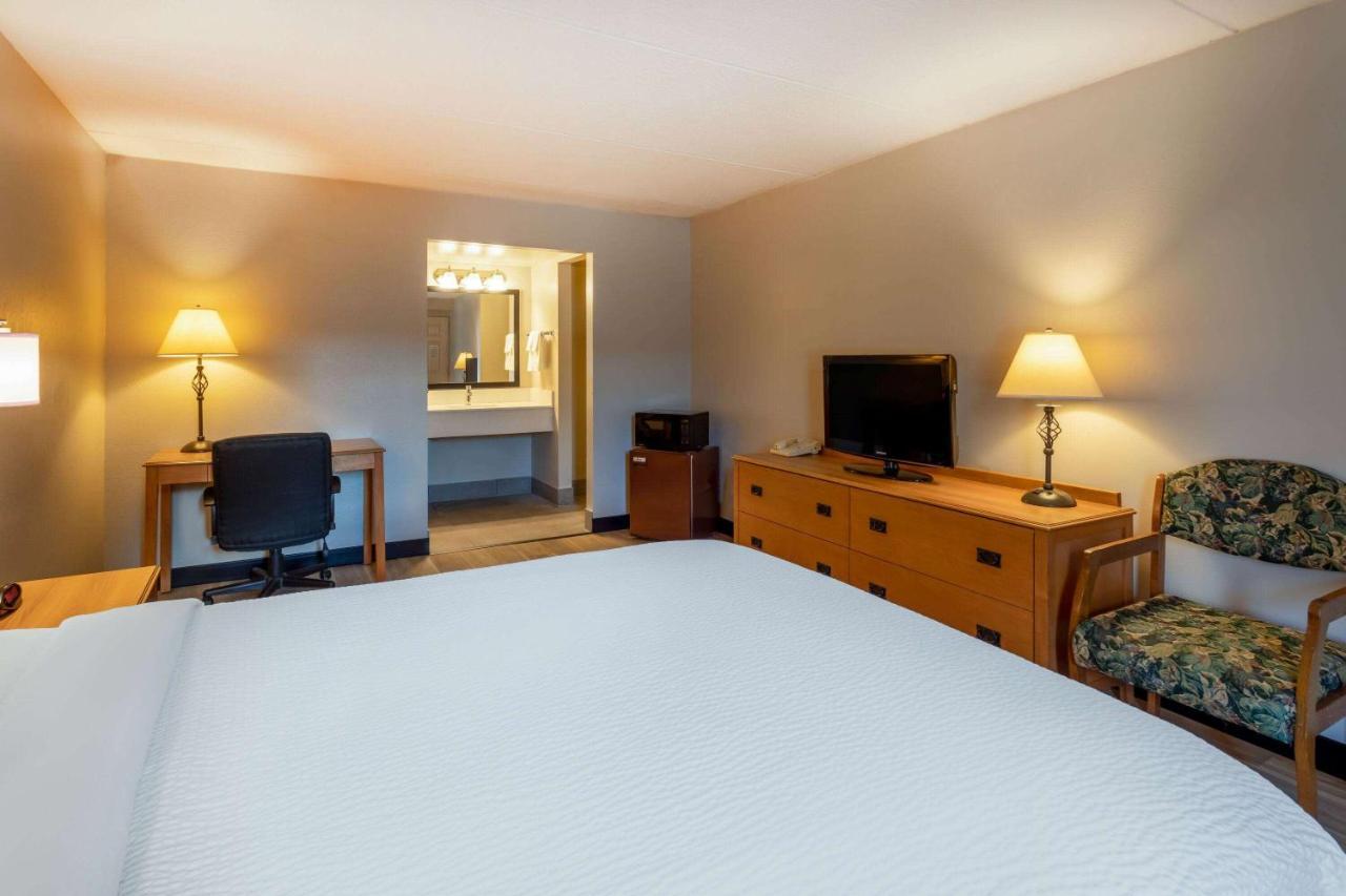 Days Inn By Wyndham Birch Run Zewnętrze zdjęcie